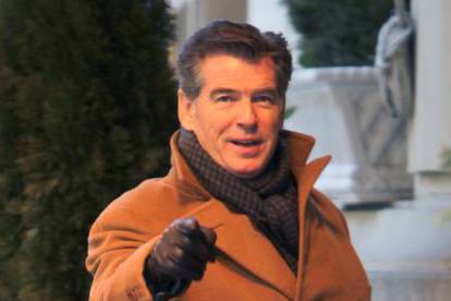 Pierce Brosnan s ulice gledao kako mu dom nestaje u požaru