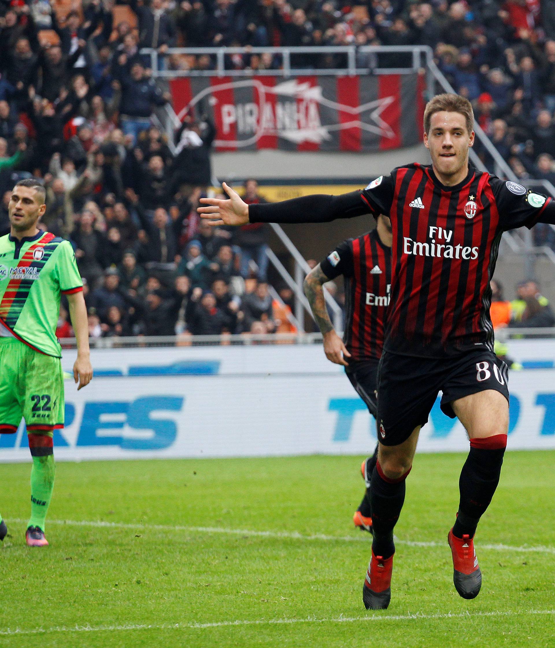 AC Milan v Crotone - Italian Serie A