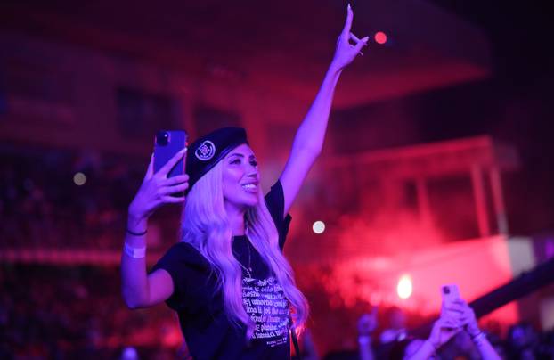 Dugopolje: Thompson održao koncert na prepunom stadionu Hrvatskih vitezova