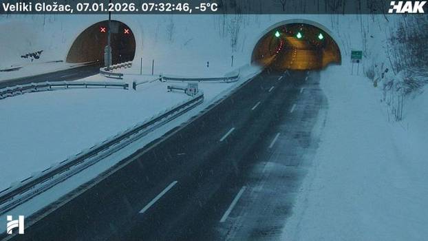 FOTO Autoceste diljem Hrvatske zametene snijegom, pogledajte