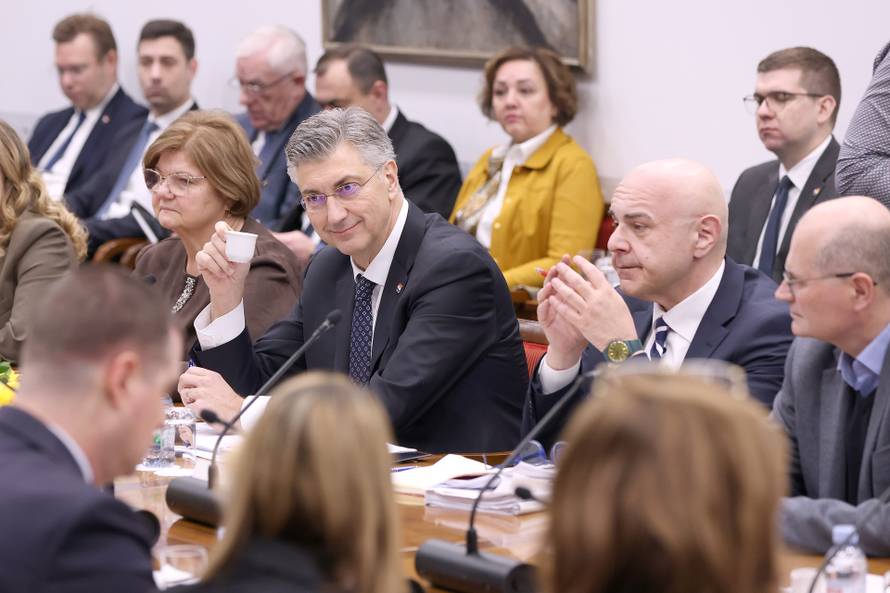 Zagreb: Plenkovic odborima predstavio Alena Ružića, kandidata za novog ministra rada, mirovinskog sustava, obitelji i socijalne politike