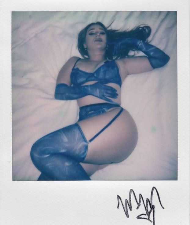 FOTO Ovu vatrenu crvenokosu prati milijun ljudi zbog oblina: 'Stražnjica mi je kao kamion'