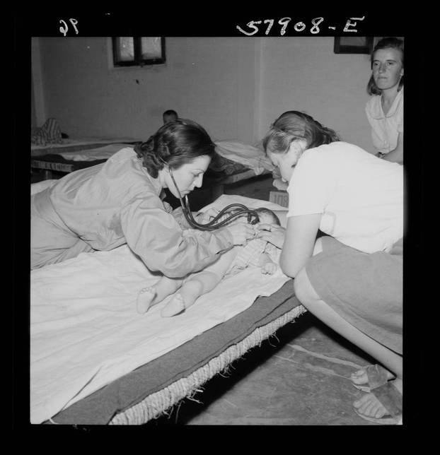 FOTO Pogledajte kako su Hrvati živjeli u El Shattu: U izbjeglištvu su slikali, svirali, radili igračke