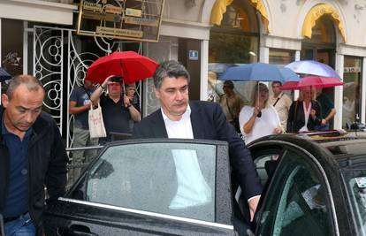 Milanović kupio auto i navikava se na život bez vozača i zaštite