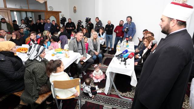 Karlovac: Islamska zajednica organizirala druženje i ručak s azilantima