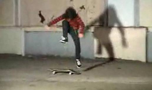 Skate se osvetio mladiću nakon što ga je slomio