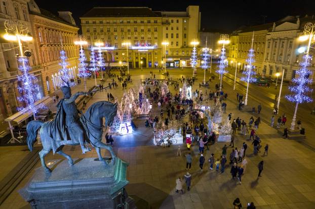 Pogled iz zraka na Advent u Zagrebu
