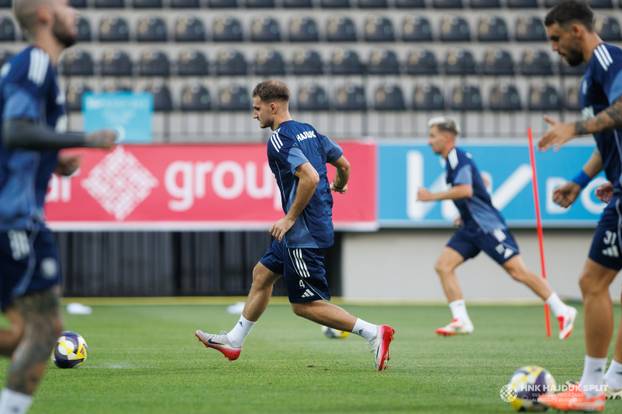 FOTO Hajdukovci odradili zadnji trening prije Zire. Maksimalan fokus, Hrgović čak stao i na gol