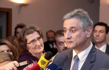 Karamarko i Šeks forsiraju atmosferu izvanrednog stanja