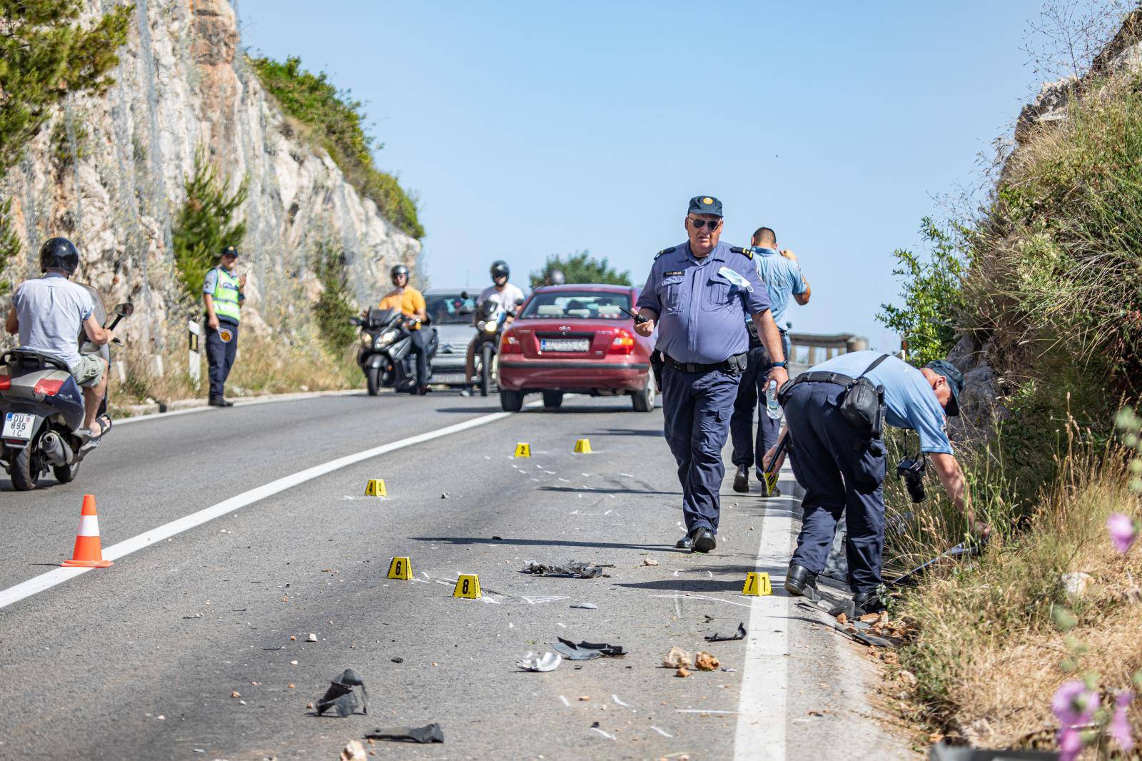 Dva automobila sletjela u provaliju nedaleko Dubrovnika