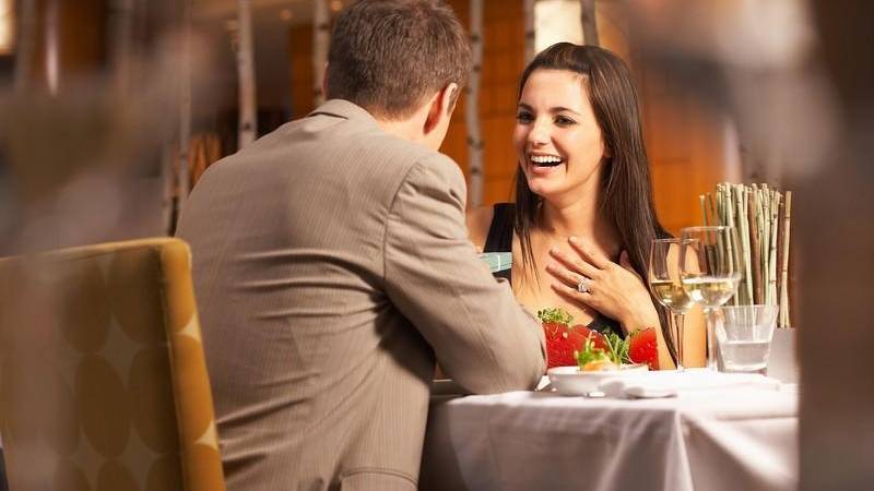 Evo što žene prvo primijete na spoju kod muškarca - i to prije nego što on progovori