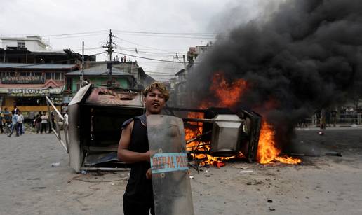 FOTO Uslijed krvavog kaosa odstupio premijer Nepala: 19 mrtvih u velikim prosvjedima...