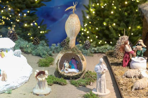 24sata Zagreb: Otvorenje izložbe jaslica Peggy Malbase