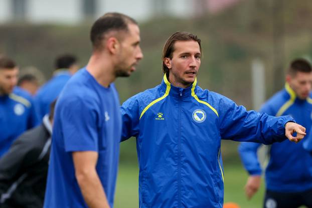 Sarajevo: Trening nogometne reprezentacija BiH uoči finalne utakmice doigravanja za Svjetsko prvenstvo