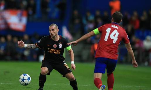 Neukusni Turci: Galatasaray na bizaran način kaznio Sneijdera