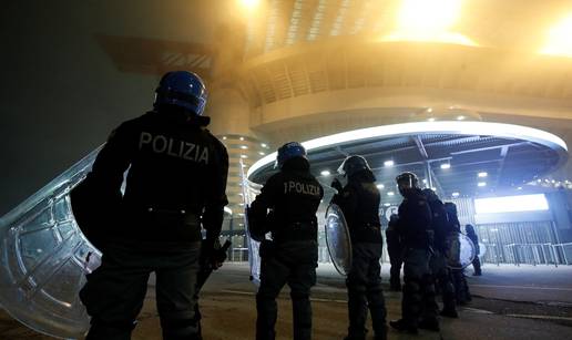 U&zcaron;as u Napulju! Jednog navija&ccaron;a Chelseaja izboli odvija&ccaron;em...