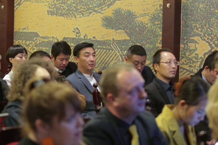 Kinezi su oduševljeno na TV-u gledali Lanu, Ćiru i Maksima