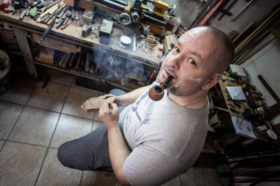 Daniel iz Osijeka radi unikatne lule: Nekoliko ekskluzivnih sam prodao i za oko 1000 eura