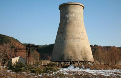 Sjeverna Koreja je srušila toranj nuklearnog reaktora