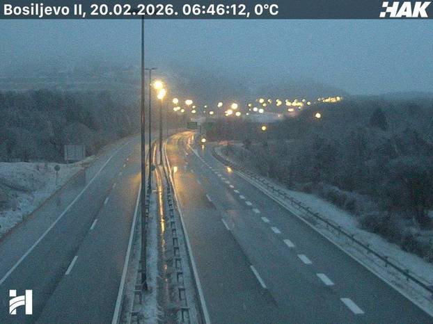 FOTO Snijeg pada u Gorskom kotaru, Lici i na sjeveru. Nema pravca do Rijeke za šlepere