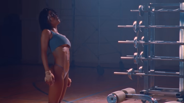 FOTO Teyana Taylor tresla je guzu u tangicama, a sada voli nositi 'gole' haljine u javnosti