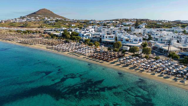 Greeks protest for free access to beaches