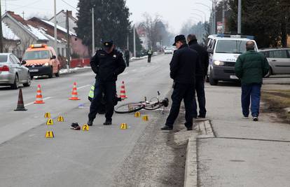 Autom udarila biciklista (64): Od ozljeda je umro u bolnici