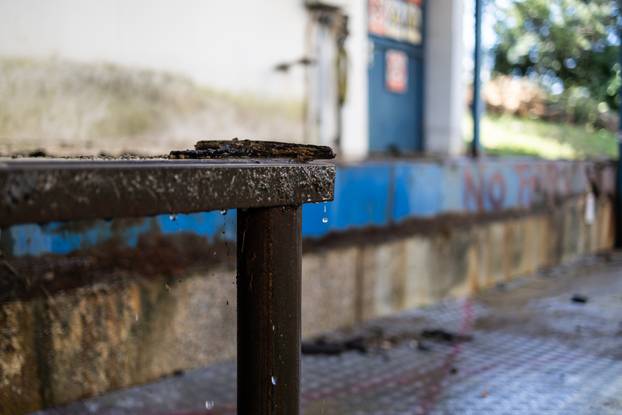 
Zagreb: Pukla cijev, voda prodrla u bolnički podrum u Rockefellerovoj