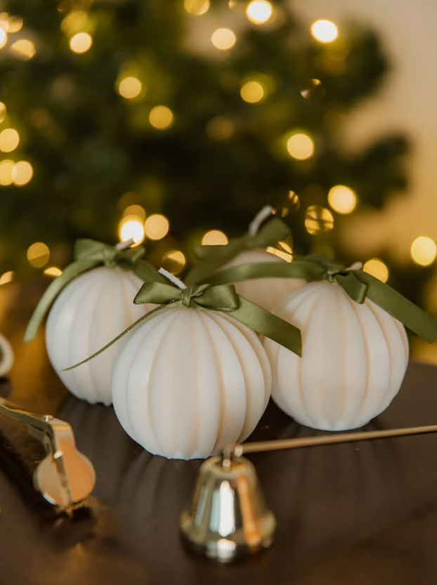 Naši umjetnici i dizajneri nude ukrase za Božić: Šalice se zlate, a vezeni vijenci su najtraženiji