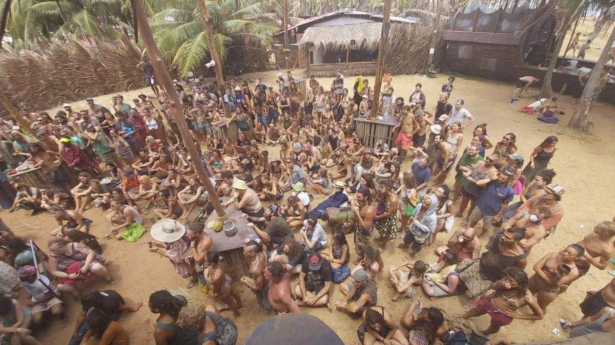 Taoci trance festivala: 300 ljudi u karanteni, zarobljeni na plaži