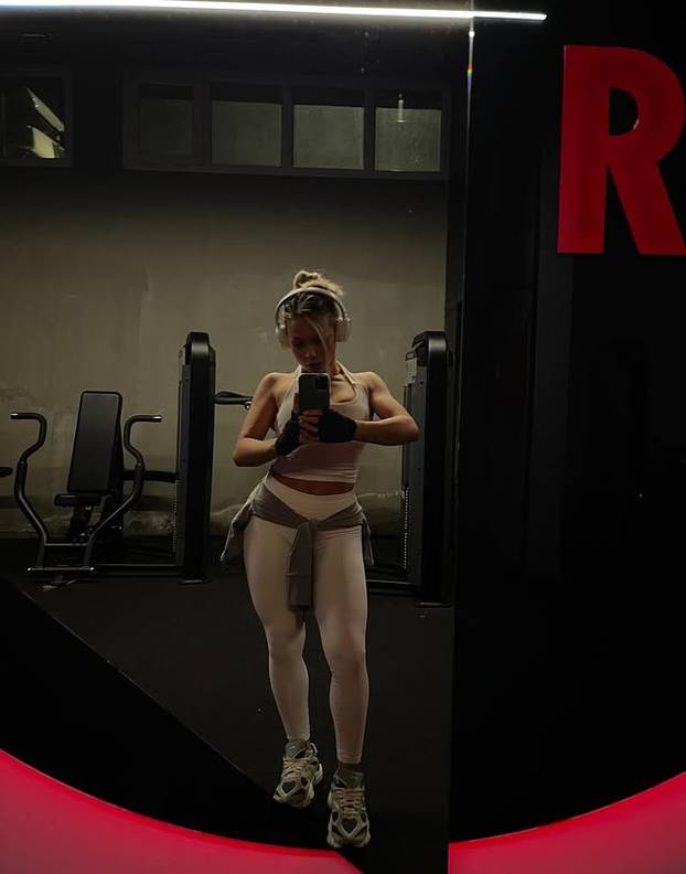 FOTO Ova srpska influencerica više je od 'lijepog lica', a radila je i kao 'sezonac' u Hrvatskoj