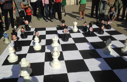 Šahovski performans na Rivi u kojem je pao 'crni kralj' Mamić