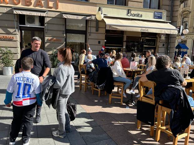 FOTO 'Kockice' i kiltovi ispunili grad: Zagreb prepun navijača!