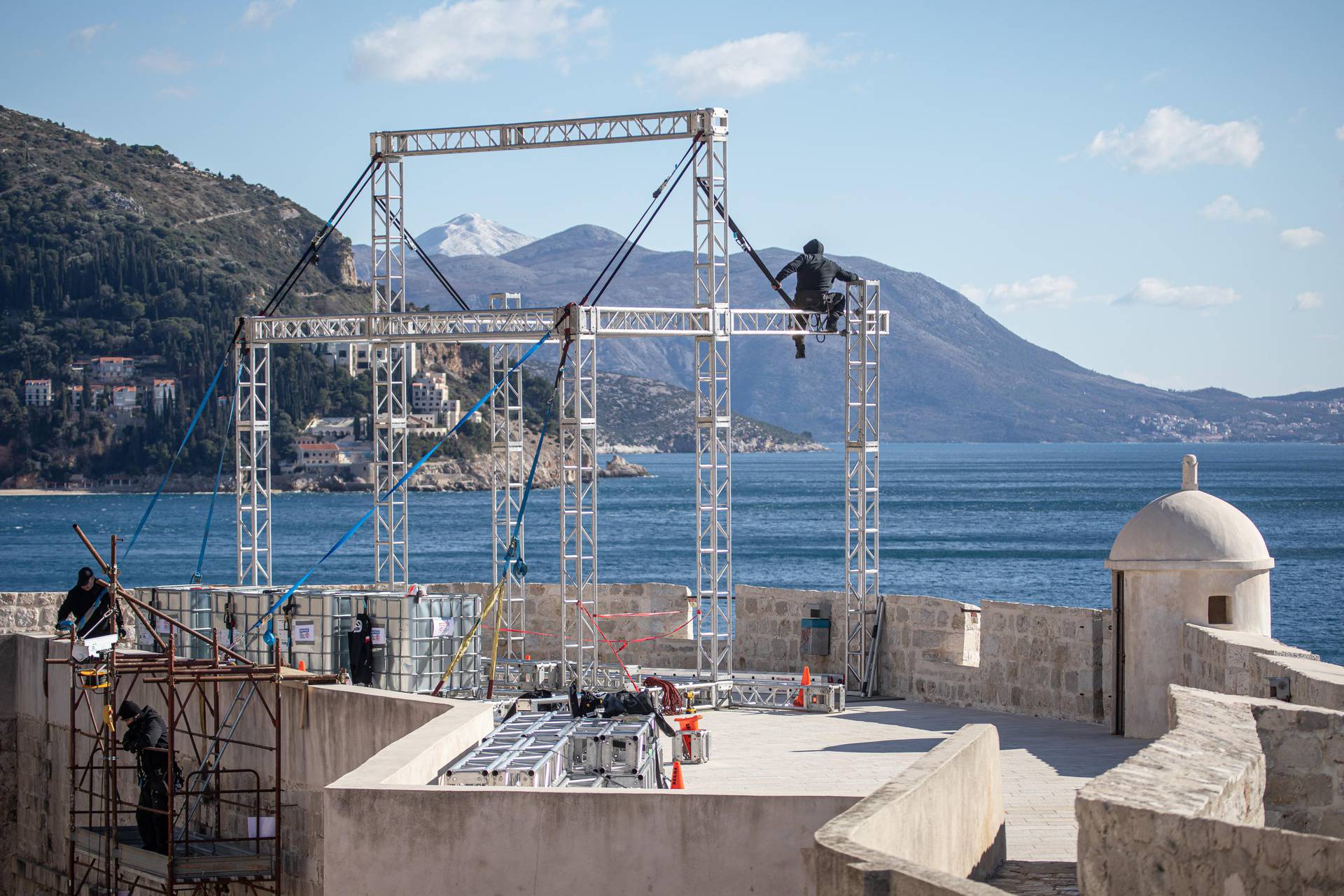 FOTO Filmske zvijezde stigle na set u Dubrovnik: John Krasinski i Michael Pena šetali gradom