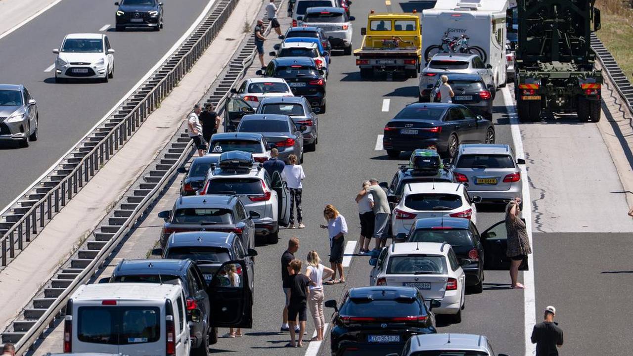 FOTO Nesreće u tunelu Breznik i Plasini na A1: Stvorile se velike kolone, napravili i hitni koridor