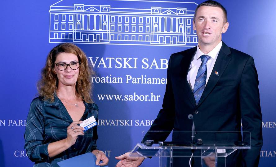 Zagreb: Ivan Penava predstavio je Vlatku Vukelić kao novu članicu Domovinskog pokreta