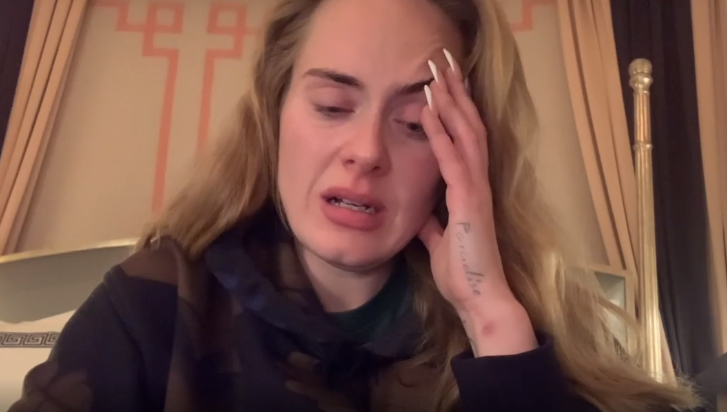 Adele otkazala koncerte zbog posesivnog dečka? Plakala je nakon svakog njegovog poziva