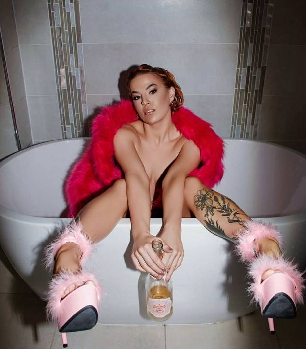 'Radim u industriji za odrasle i želim izaći. Pokažem dovoljno i bez da spavam sa 100 frajera'