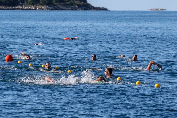 Održana plivačka manifestacija Porečki delfin