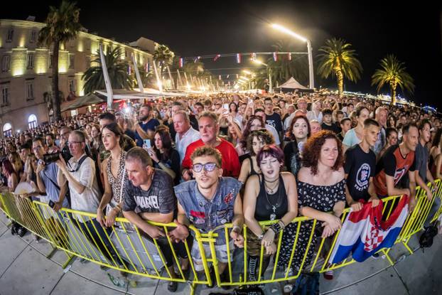 Split: Koncert Prljavog Kazališta na Splitskoj Rivi povodom Dana Domovinske Zahvalnosti