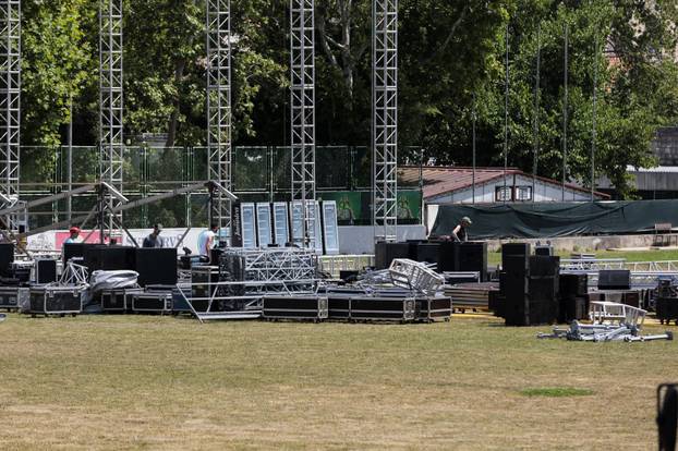 Split: Postavljanje pozornice i radovi uo&ccaron;i koncerta Mi&scaron;e Kova&ccaron;a na Starom placu