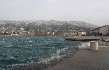 'Bura će biti orkanska, letjet će grane, možda nestane i struje'