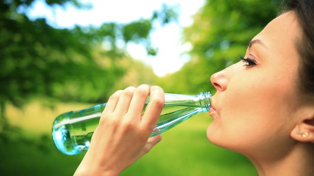 Kad odlučite piti samo vodu, vaše tijelo doživjet će preporod