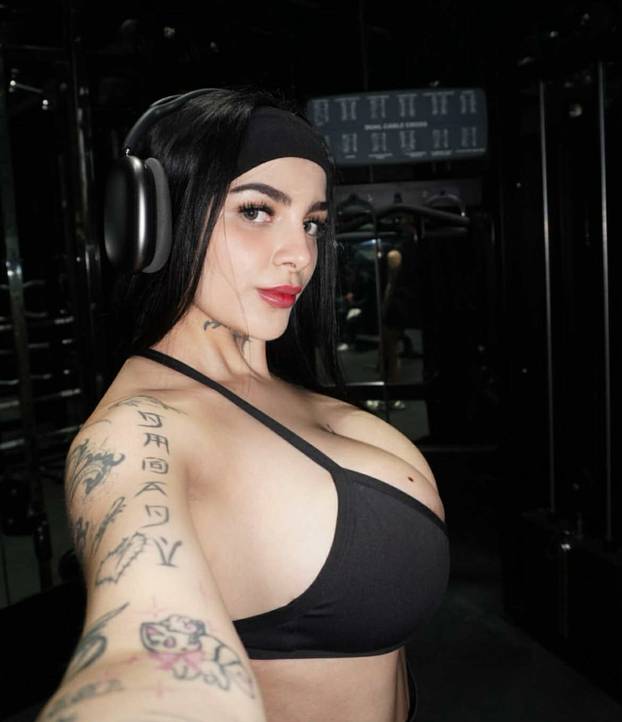 FOTO Zgodna tattoo majstorica ima ludi izazov: 'Tko mi tetovira lice osvoji 10.000 eura!'