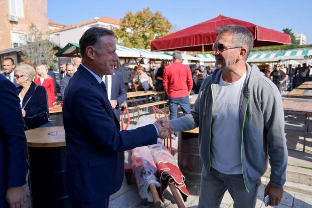 Zadar: Predsjednik Hrvatskog sabora Gordan Jandroković obišao je manifestaciju pod nazivom „Pijat na Pijaci“ 