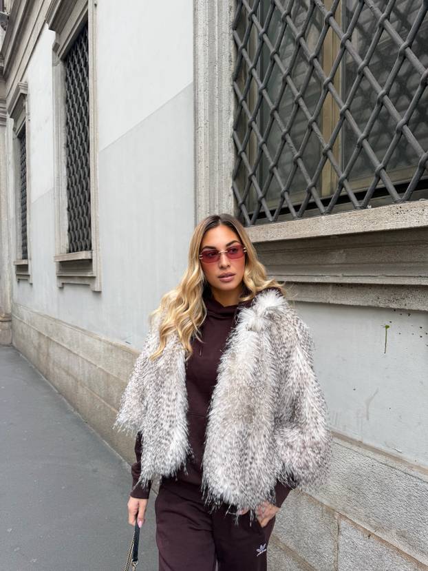 FOTO Talijanska voditeljica je konkurencija Diletti Leotti pred kamerama! Bila je i misica...