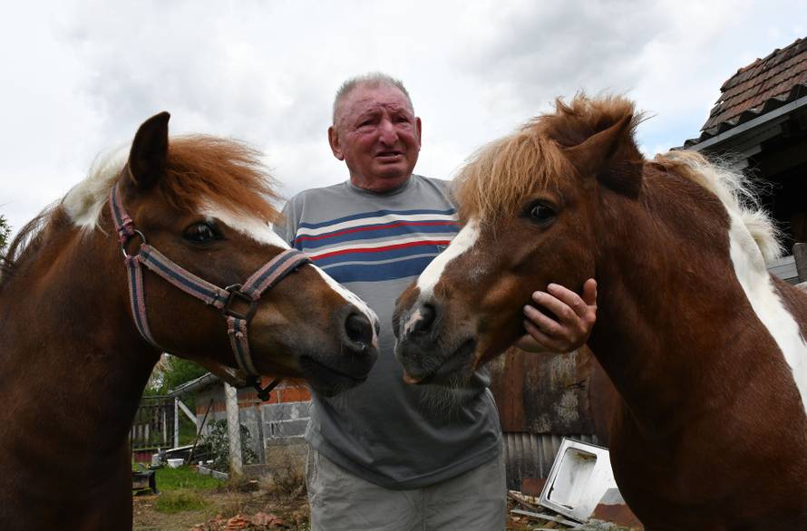 Tekić: Miroslav Vernot i njegov poni konj Sokol