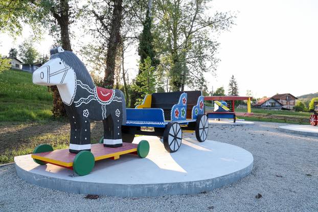 Otvoren Park tradicijskih igračaka u Tuhelju