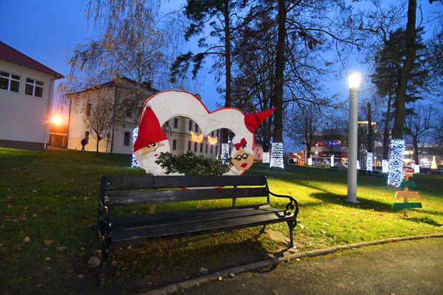 Božićni ugođaj na adventu u Slatini