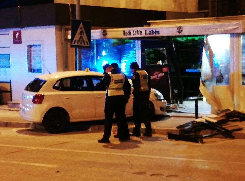Podigli optužnicu: Uletjela u kafić autom, poginuo muškarac